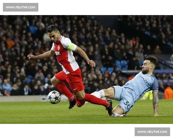 摩纳哥与昂热激战呈现精彩对决 两队全力争夺重要联赛积分