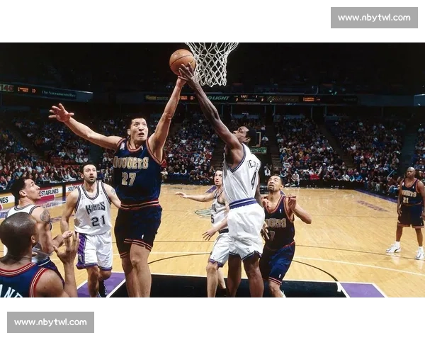 巴特尔正面对决奥尼尔两代中锋力量与智慧的巅峰碰撞篮球史上的中锋传奇